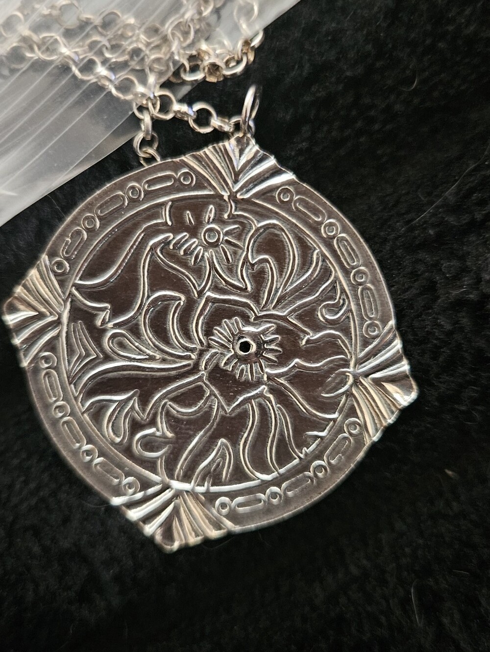 Silpada Silver Floral Medallion Necklace with Clear Stone - Picture 2 of 5